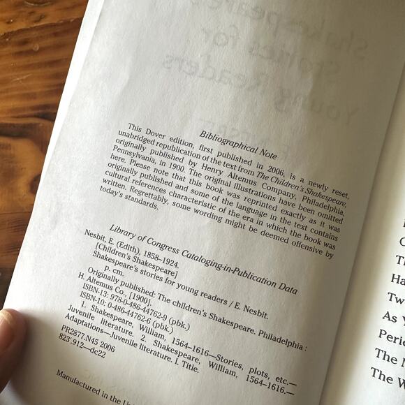 Shakespeare's Stories For Young Readers - Picture 2 of 8